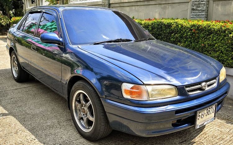 รถ Toyota Corolla 1.6 SEG สี น้ำเงิน