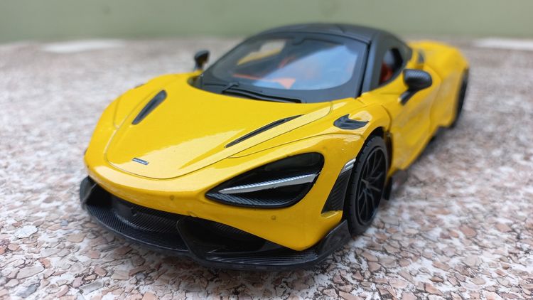 โมเดลรถเหล็ก Mclaren 765 lt สีเหลือง side 1 ต่อ 24 ของใหม่ ราคาถูก