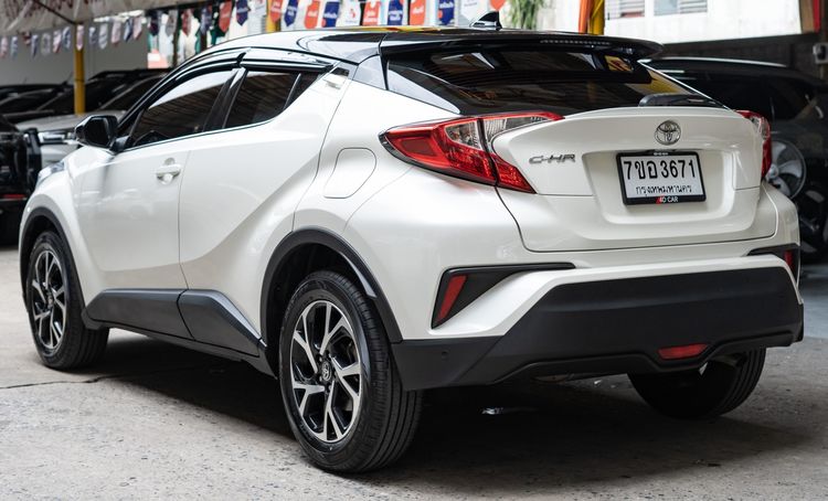 Toyota C-HR 2019 1.8 Mid Utility-car เบนซิน ไม่ติดแก๊ส เกียร์อัตโนมัติ ขาว รูปที่ 3