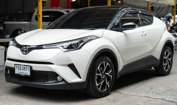 Toyota C-HR 2019 1.8 Mid Utility-car เบนซิน ไม่ติดแก๊ส เกียร์อัตโนมัติ ขาว รูปที่ 2