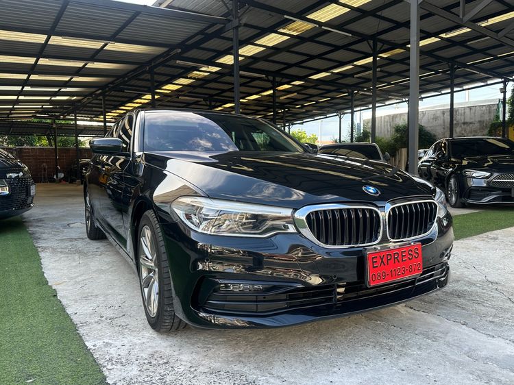 BMW Series 5 2020 530e Sedan ปลั๊กอินไฮบริด (PHEV) ไม่ติดแก๊ส เกียร์อัตโนมัติ ดำ รูปที่ 3
