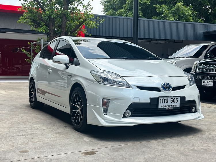 Toyota Prius 2013 1.8 TRD Sportivo Sedan ไฮบริด ไม่ติดแก๊ส เกียร์อัตโนมัติ ขาว รูปที่ 3