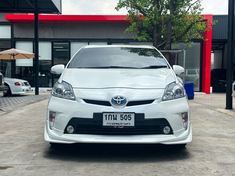 Toyota Prius 2013 1.8 TRD Sportivo Sedan ไฮบริด ไม่ติดแก๊ส เกียร์อัตโนมัติ ขาว รูปที่ 2