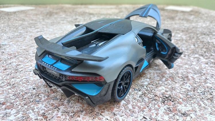 โมเดลรถเหล็ก BUGATTI ขนาด 1 ต่อ 22 ของใหม่ ราคาถูก รูปที่ 5