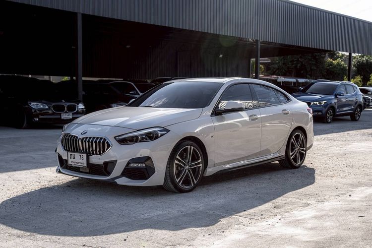 รถ BMW Series 2 220i สี ขาว
