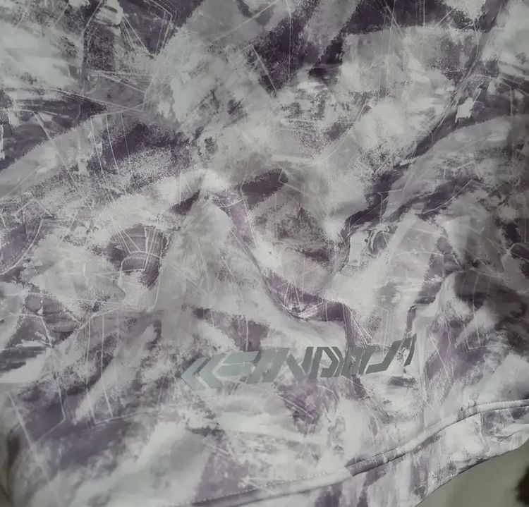 เสื้อเสื้อกันหนาว Find-Out แท้ ลายกราฟิกเทา-ขาว ด้านในบุฟลีซหนานุ่ม Size L อก 35-38.5" ไหล่ 16" ยาว 36" สภาพสวย รูปที่ 5
