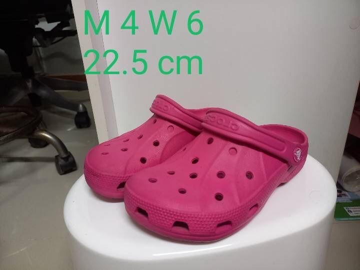 ชมพู รองเท้า Crocs เด็ก มือสอง สภาพดีมาก