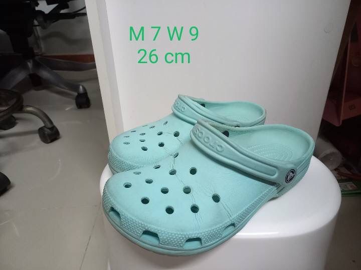 รองเท้า Crocs มือสอง