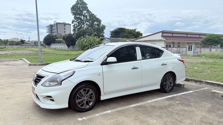 รถ Nissan Almera 1.2 E Sportech สี ขาว