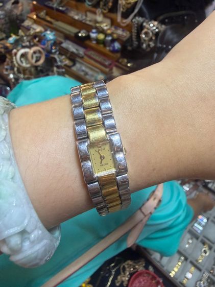 อื่นๆ นาฬิกาข้อมือผู้หญิง Seiko Creo 2E20-6250 หน้าเหลี่ยม สองกษัตริย์ ทรง Tank เครื่องคอวร์ตซ์ วินเทจ