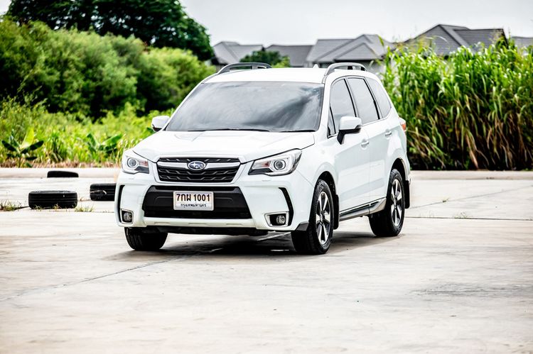 รถ Subaru Forester 2.0 i-P 4WD สี ขาว