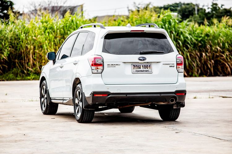 Subaru Forester 2017 2.0 i-P 4WD Utility-car เบนซิน เกียร์อัตโนมัติ ขาว รูปที่ 3