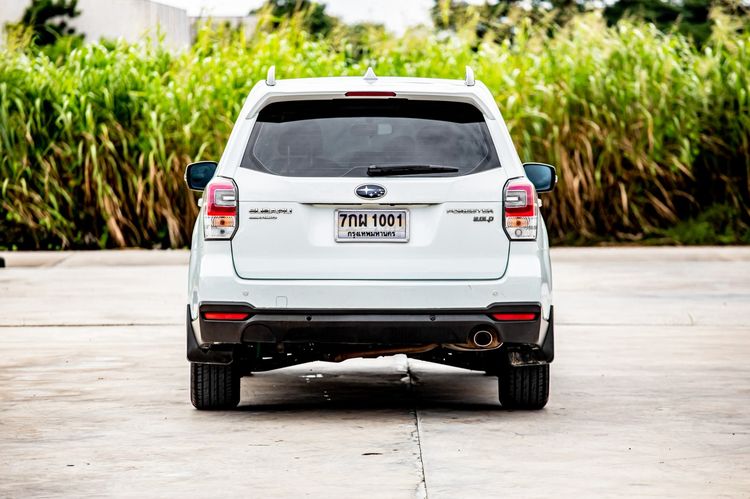 Subaru Forester 2017 2.0 i-P 4WD Utility-car เบนซิน เกียร์อัตโนมัติ ขาว รูปที่ 4