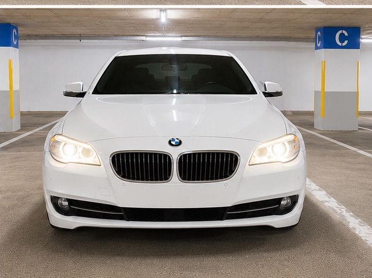 รถ BMW Series 5 520d สี ขาว