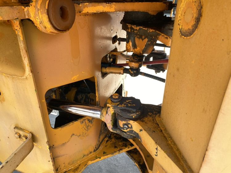 รถตักล้อยาง KOMATSU  รุ่น 510 กรองคู่ บุ้งกี๋ 1คิว รถเก่านอกนำเข้า รูปที่ 10
