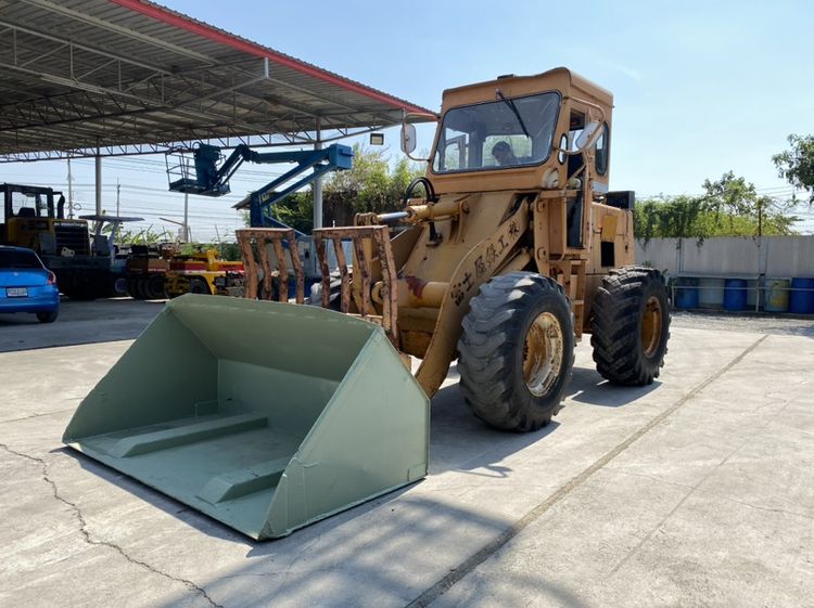 รถตักล้อยาง KOMATSU  รุ่น 510 กรองคู่ บุ้งกี๋ 1คิว รถเก่านอกนำเข้า รูปที่ 3
