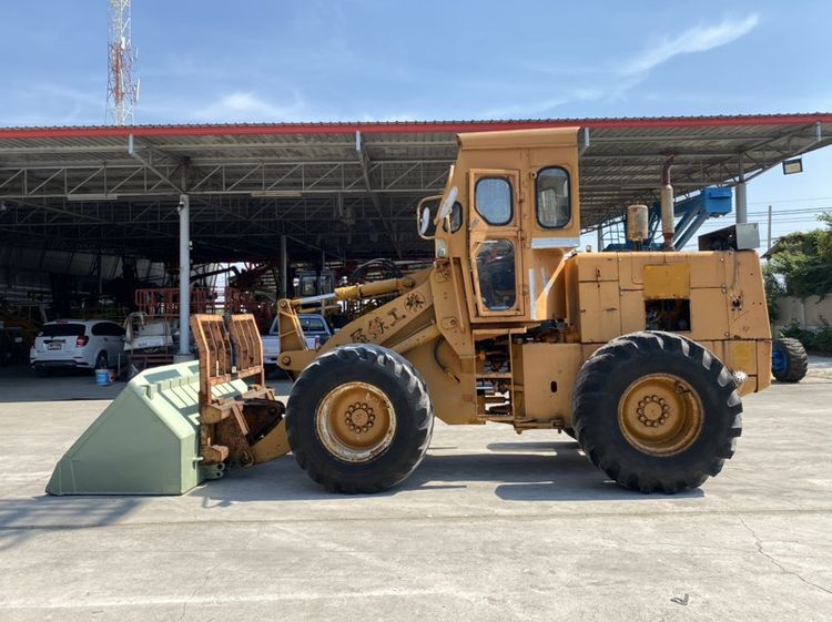 รถตักล้อยาง KOMATSU  รุ่น 510 กรองคู่ บุ้งกี๋ 1คิว รถเก่านอกนำเข้า รูปที่ 2