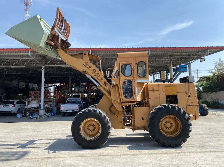รถตักล้อยาง KOMATSU  รุ่น 510 กรองคู่ บุ้งกี๋ 1คิว รถเก่านอกนำเข้า