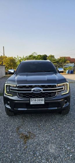 รถ Ford Everest 2.0 Bi-Turbo Titanium สี เทา