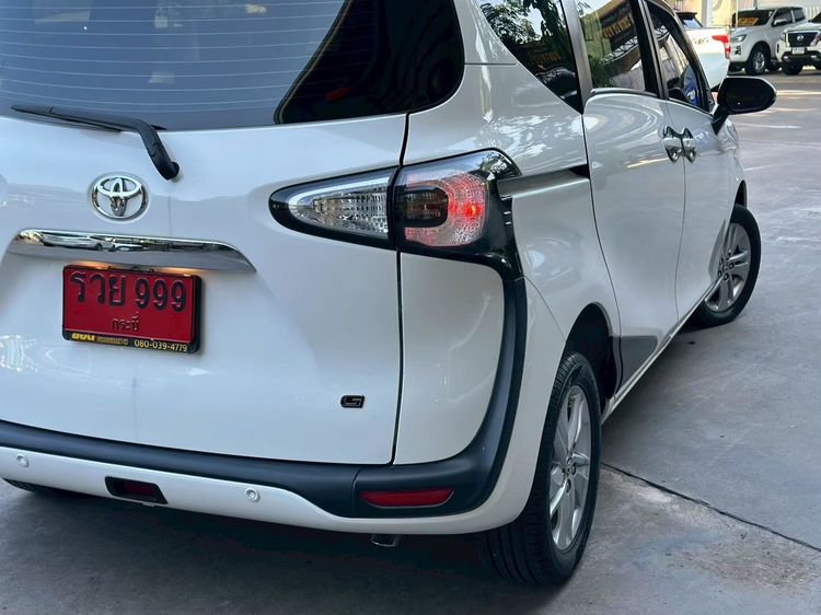 Toyota Sienta 2018 1.5 G Utility-car เบนซิน ไม่ติดแก๊ส เกียร์อัตโนมัติ ขาว รูปที่ 4