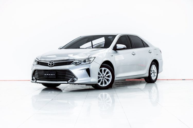 รถ Toyota Camry 2.0 G สี เทา