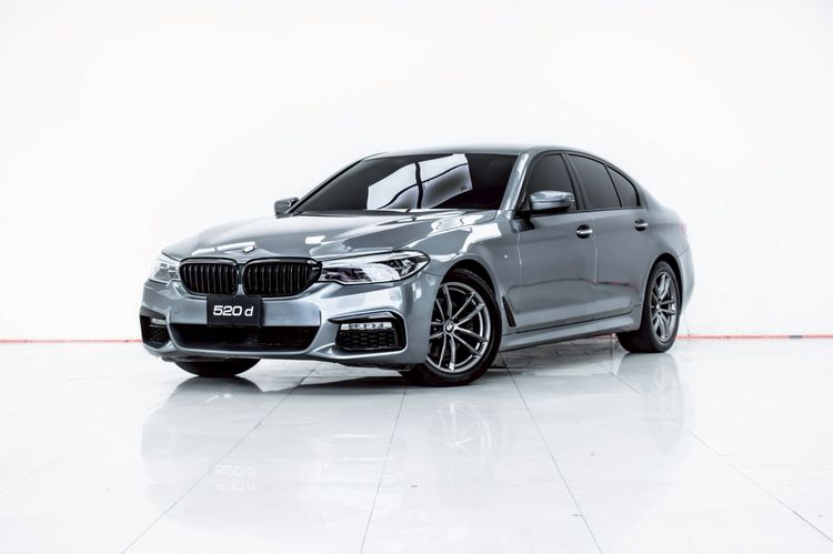 รถ BMW Series 5 520d สี เทา
