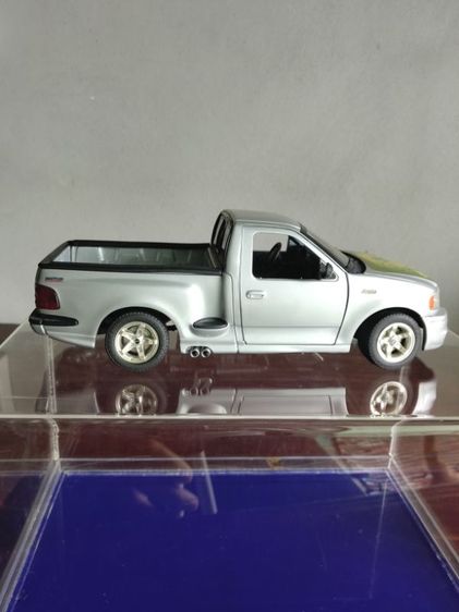 โมเดล รถ1/18 รูปที่ 6