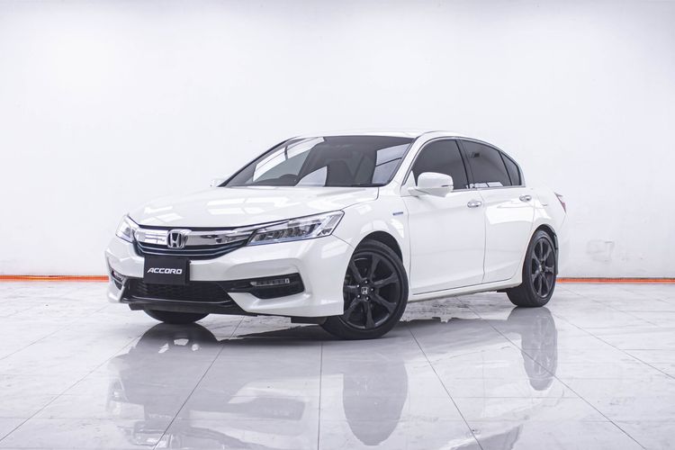 รถ Honda Accord 2.0 Hybrid สี ขาว