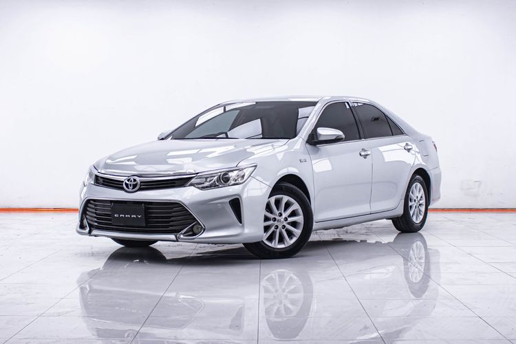 รถ Toyota Camry 2.0 G สี เทา