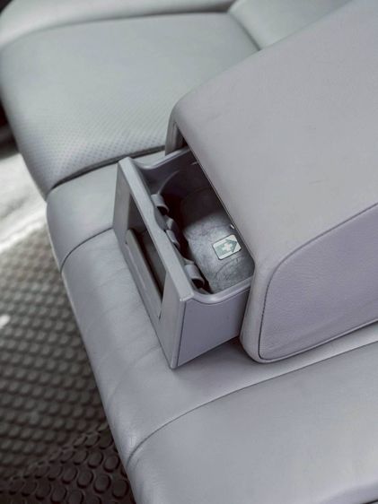 Mercedes-Benz E-Class 1996 E230 Sedan เบนซิน น้ำเงิน รูปที่ 4