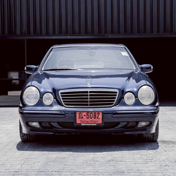 Mercedes-Benz E-Class 1996 E230 Sedan เบนซิน น้ำเงิน รูปที่ 2