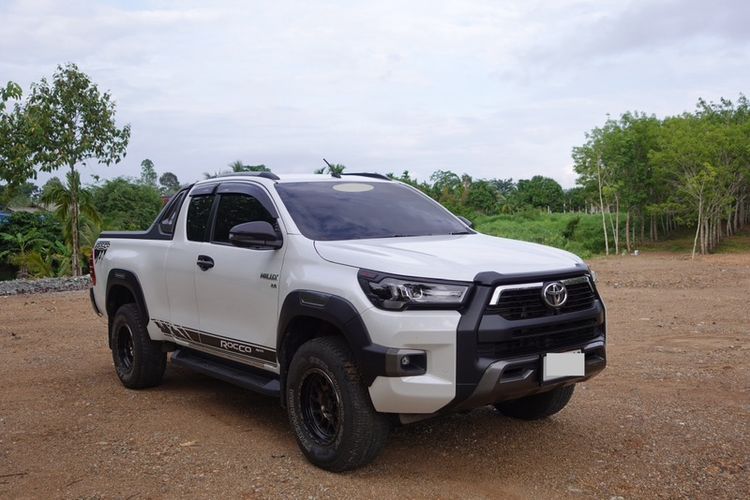 Toyota Hilux Revo 2022 2.8 G Rocco 4WD Pickup ดีเซล ไม่ติดแก๊ส เกียร์อัตโนมัติ ขาว รูปที่ 3