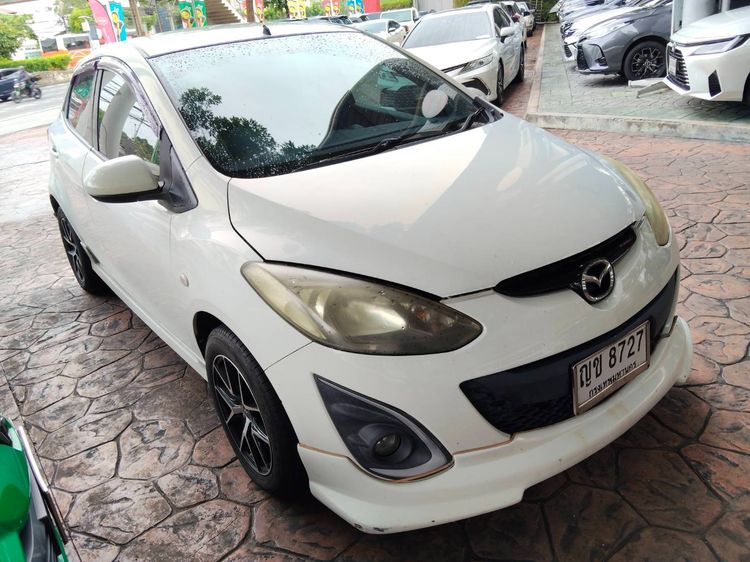 รถ Mazda Mazda 2 1.5 Spirit สี ขาว