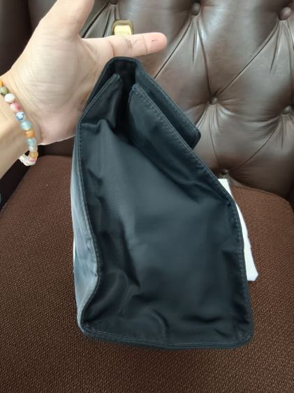 Vintage Prada Nylon Metal Handle Handbag รูปที่ 6
