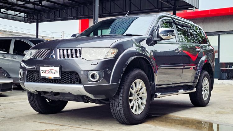 รถ Mitsubishi Pajero Sport 2.5 GT สี เทา