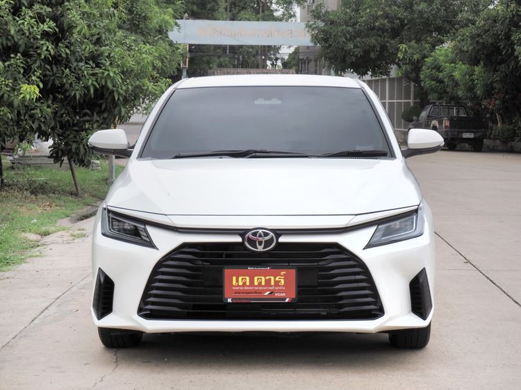 Toyota Yaris ATIV 2024 1.2 Smart Sedan เบนซิน ไม่ติดแก๊ส เกียร์อัตโนมัติ ขาว รูปที่ 2