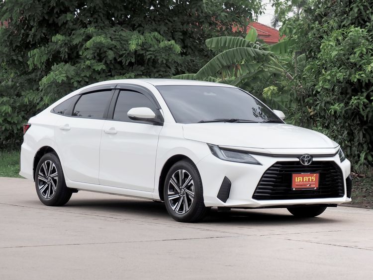 Toyota Yaris ATIV 2024 1.2 Smart Sedan เบนซิน ไม่ติดแก๊ส เกียร์อัตโนมัติ ขาว รูปที่ 3