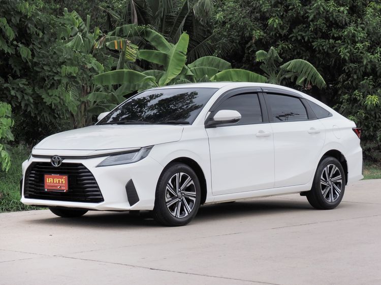 รถ Toyota Yaris ATIV 1.2 Smart สี ขาว