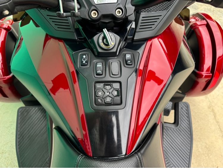 Can am Spyder RT Limited ปี20  รูปที่ 12