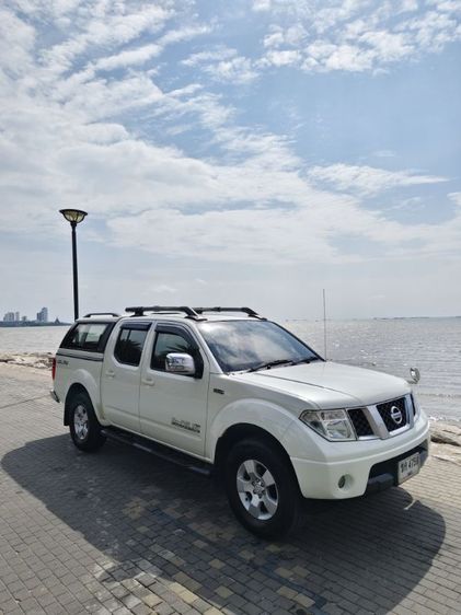 รถ Nissan Navara 2.5 Calibre EL สี ขาว