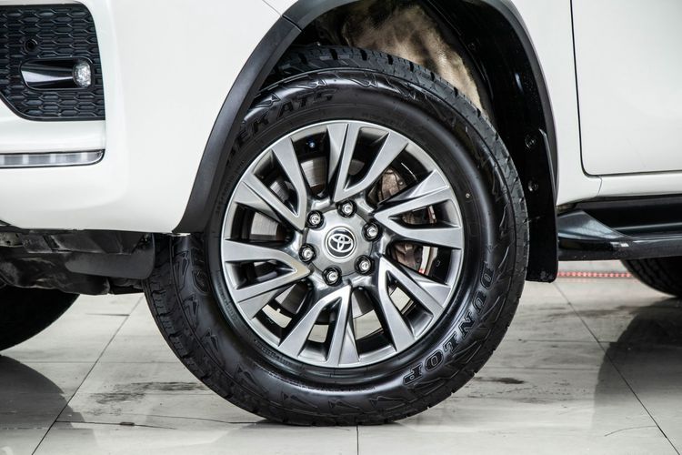 Toyota Fortuner 2021 2.4 V Utility-car ดีเซล ไม่ติดแก๊ส เกียร์อัตโนมัติ ขาว รูปที่ 4