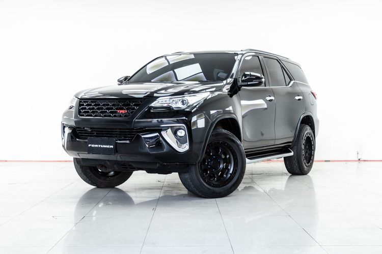 Toyota Fortuner 2018 2.8 V Utility-car ดีเซล ไม่ติดแก๊ส เกียร์อัตโนมัติ ดำ