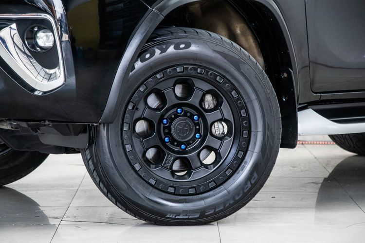 Toyota Fortuner 2018 2.8 V Utility-car ดีเซล ไม่ติดแก๊ส เกียร์อัตโนมัติ ดำ รูปที่ 4