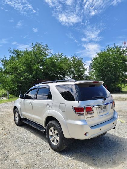 Toyota Fortuner 2005 3.0 Exclusive V 4WD Utility-car ดีเซล ไม่ติดแก๊ส เกียร์อัตโนมัติ บรอนซ์เงิน รูปที่ 4