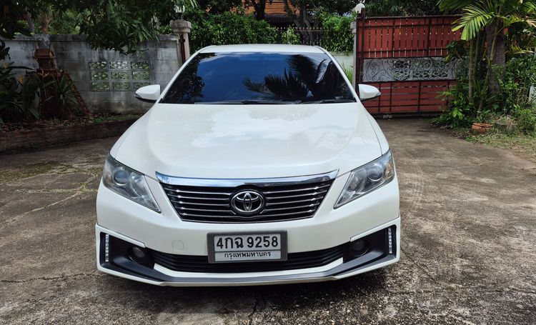 รถ Toyota Camry 2.0 G Extremo สี ขาว