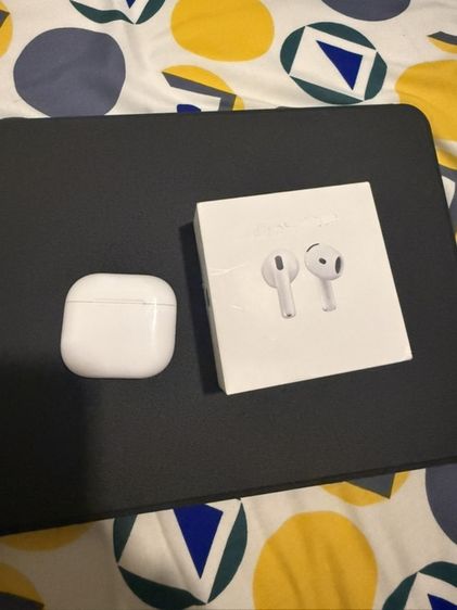 AirPods 4