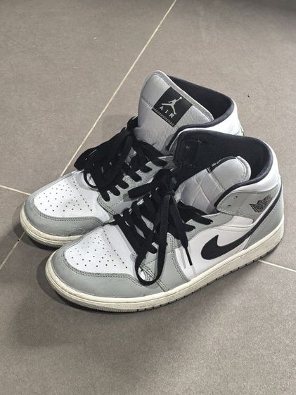 รองเท้าผ้าใบ ผ้าใบ UK 10.5 | EU 45 1/3 | US 11 ขาว Nike Air Jordan 1 Mid "Light Smoke Grey" Size​ : 44.5