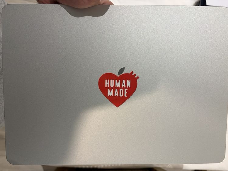 macbook air m5 13 inch 1TB RAM 24GB