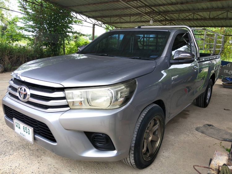 รถ Toyota Hilux Revo 2.8 J Plus สี บรอนซ์เงิน