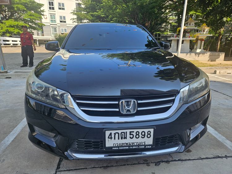 รถ Honda Accord 2.0 E i-VTEC สี ดำ